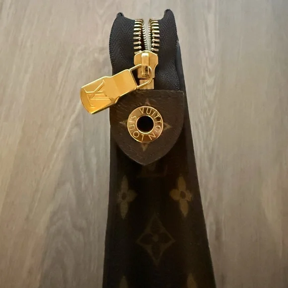 Louis Vuitton Limited Edition Pochette Voyage MM Monogram Eclipse Pacific Blue - Picture 7 of 16